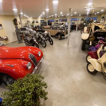 Classic Car Museum Apartment Apartment *