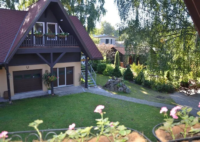 Classic Car Museum Apartment *