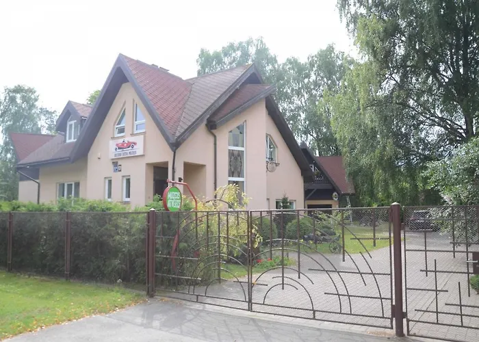 Classic Car Museum Apartment *